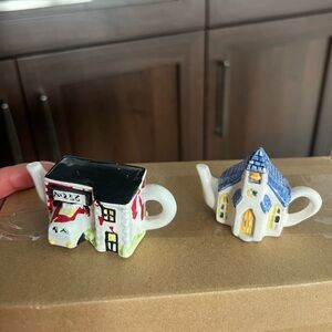 Red Rose, Vintage Set of 2 Tea Pots